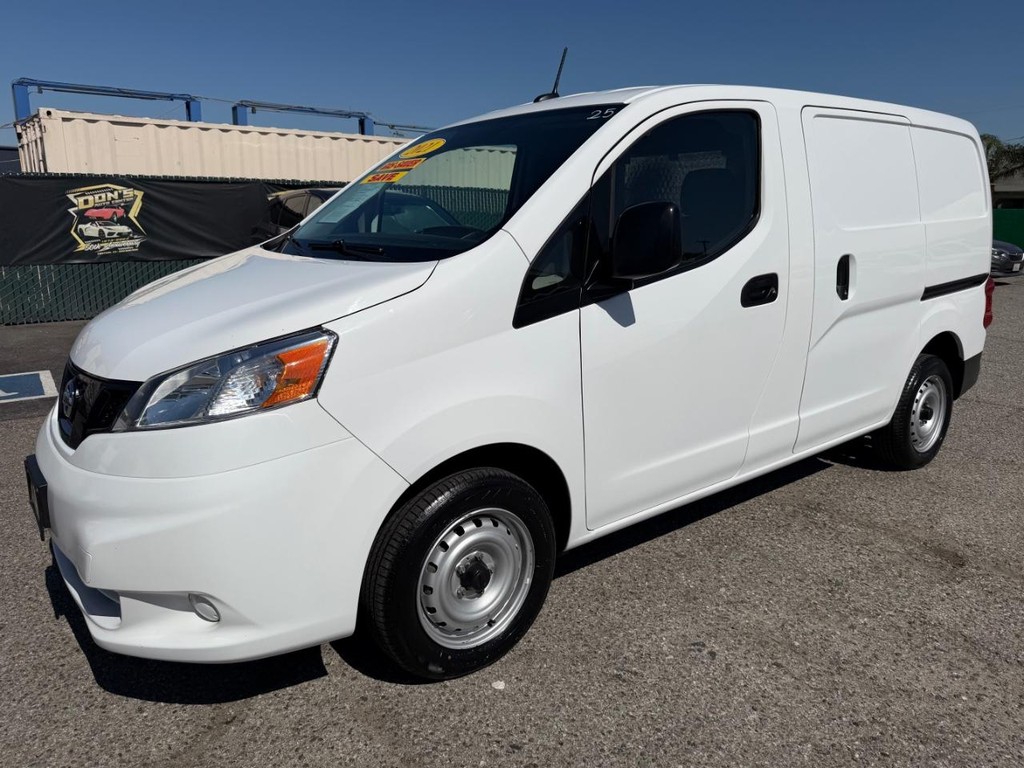 Nissan NV200 Vehicle Full-screen Gallery Image 13
