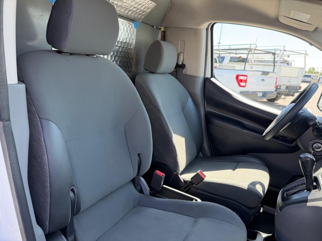 Nissan NV200 Vehicle Full-screen Gallery Image 29