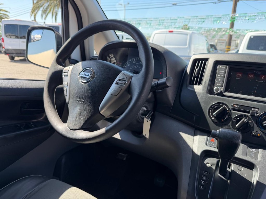 Nissan NV200 Vehicle Full-screen Gallery Image 30