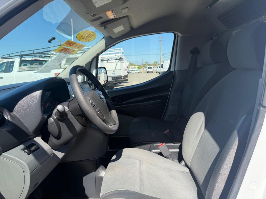 Nissan NV200 Vehicle Full-screen Gallery Image 27