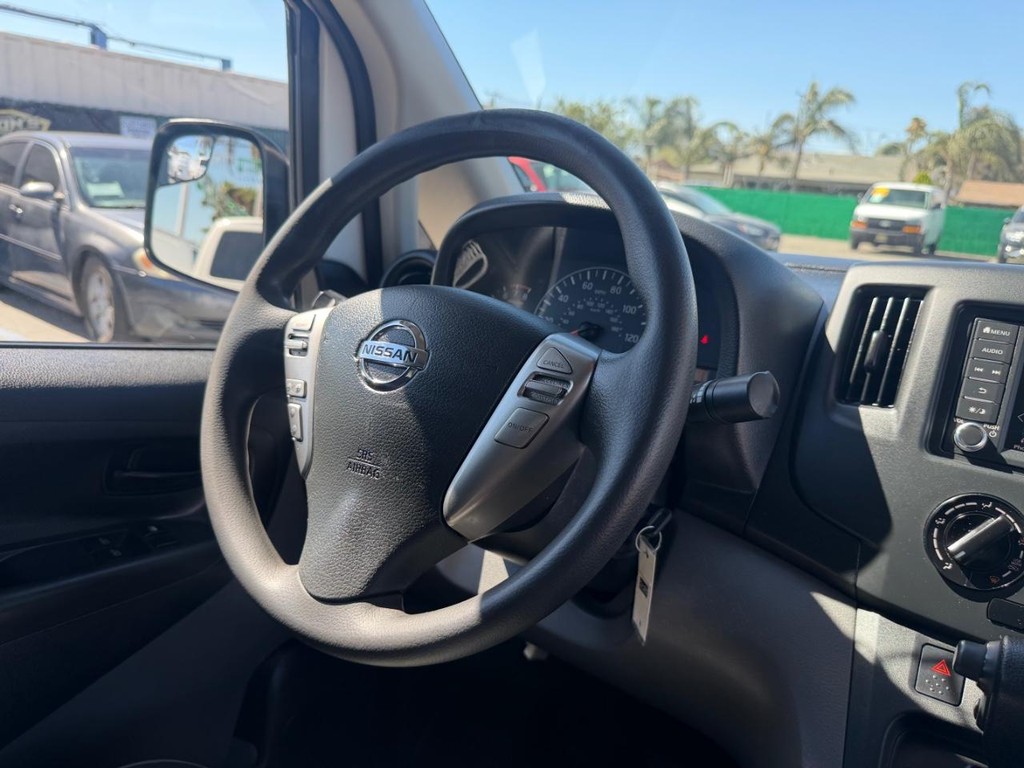 Nissan NV200 Vehicle Full-screen Gallery Image 33