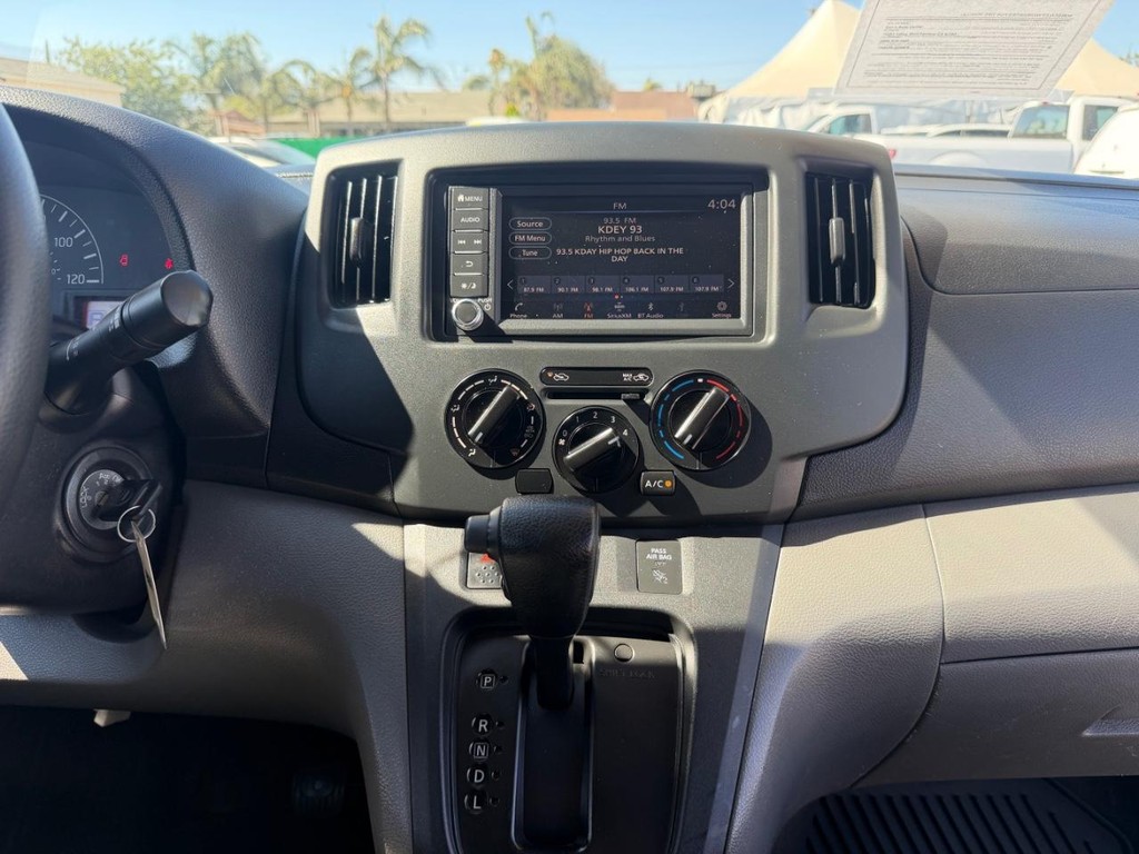 Nissan NV200 Vehicle Full-screen Gallery Image 34