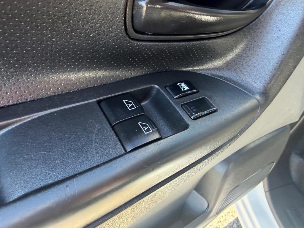 Nissan NV200 Vehicle Full-screen Gallery Image 36