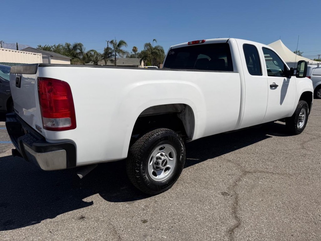 GMC Sierra 2500HD Vehicle Full-screen Gallery Image 06