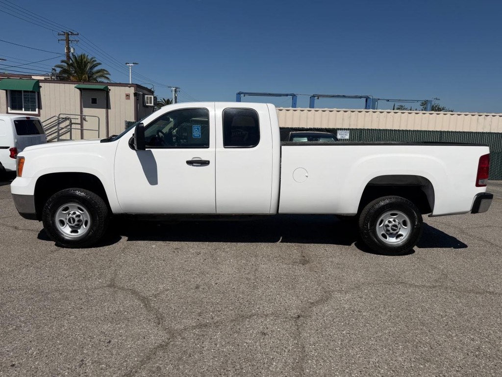 GMC Sierra 2500HD Vehicle Full-screen Gallery Image 11