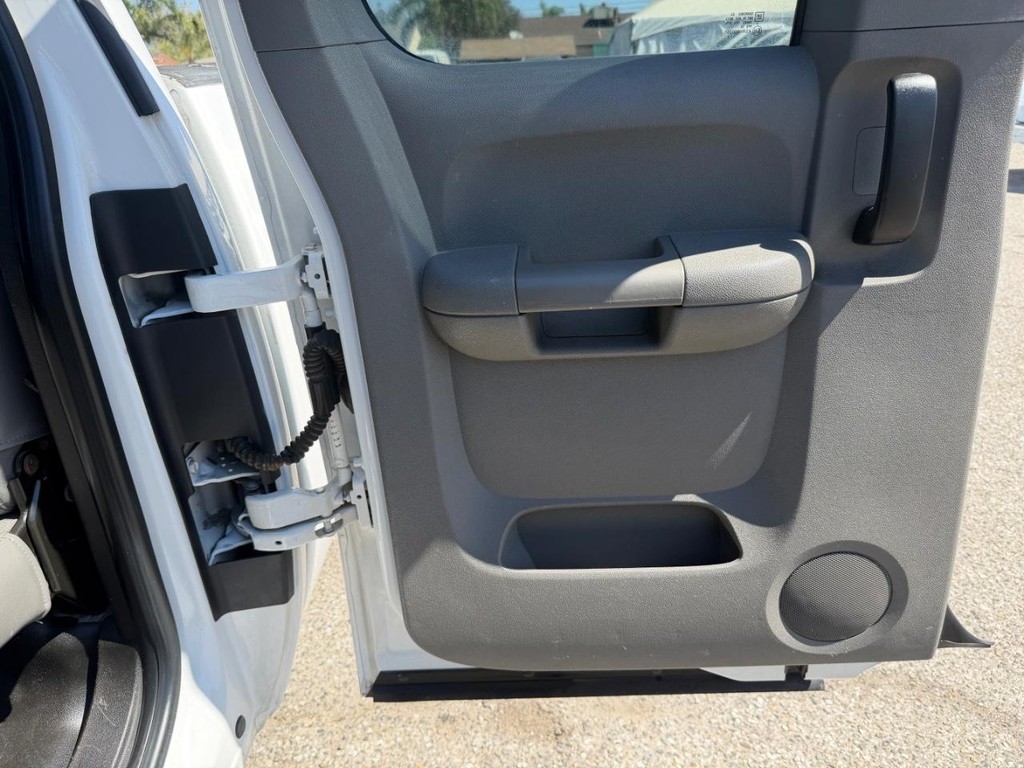 GMC Sierra 2500HD Vehicle Full-screen Gallery Image 19