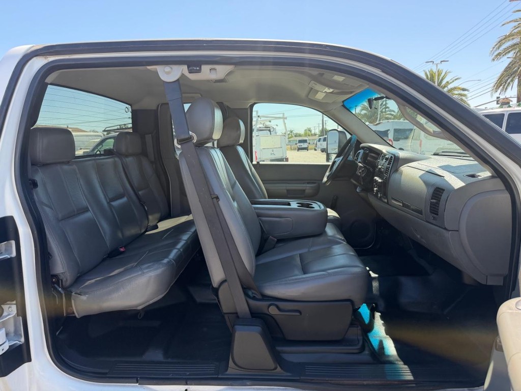 GMC Sierra 2500HD Vehicle Full-screen Gallery Image 23