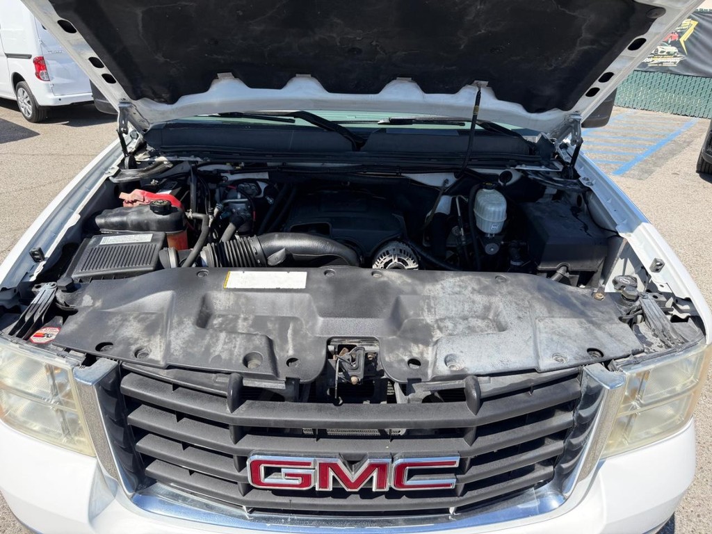 GMC Sierra 2500HD Vehicle Full-screen Gallery Image 30