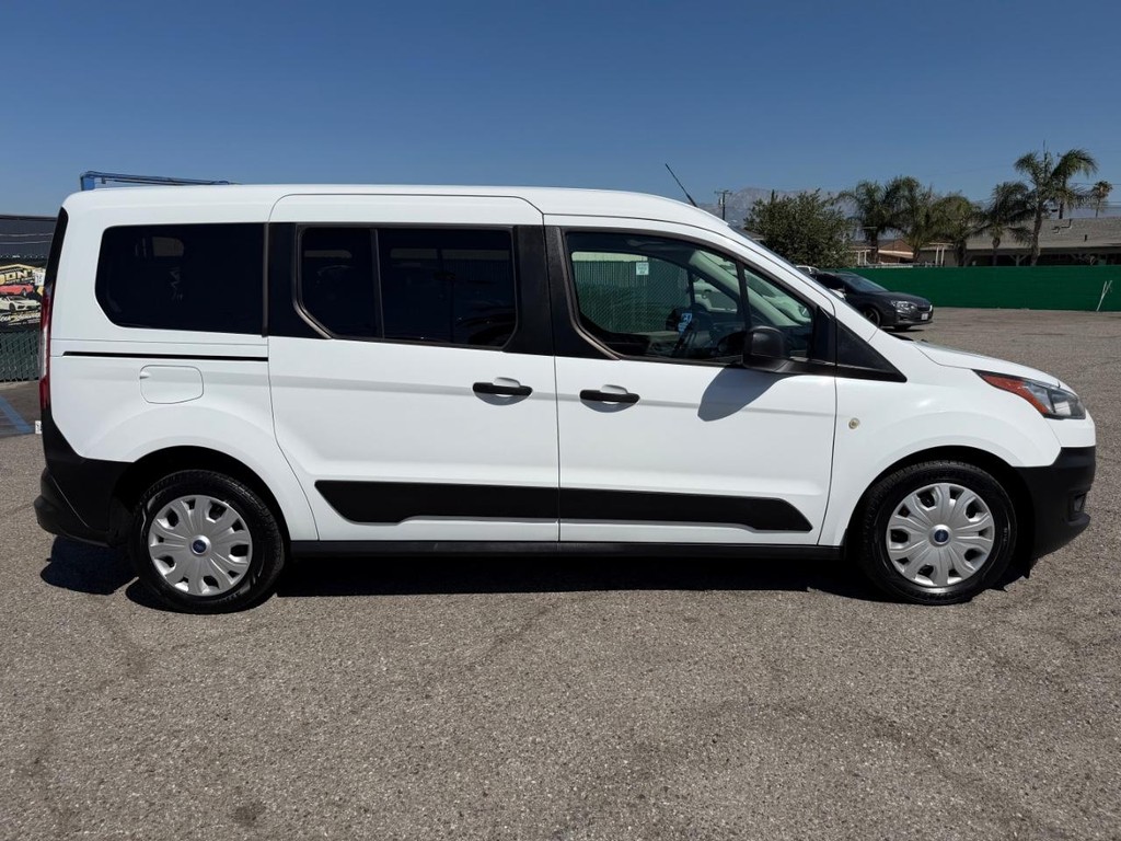 Ford Transit Connect Vehicle Full-screen Gallery Image 05