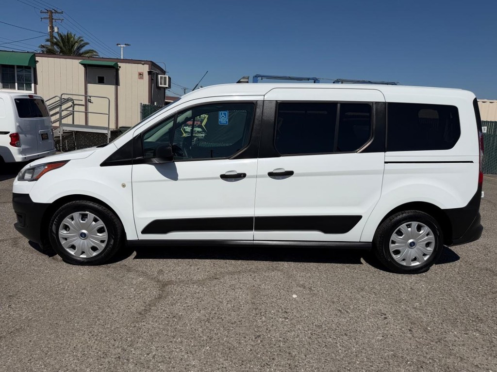 Ford Transit Connect Vehicle Full-screen Gallery Image 11