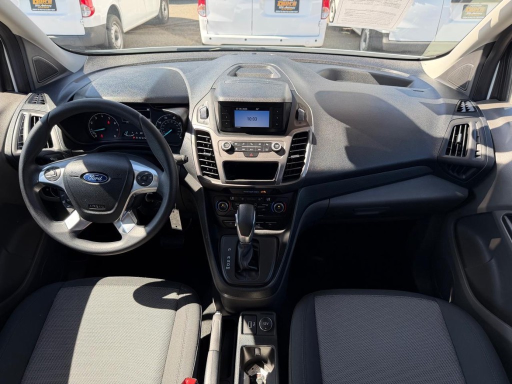 Ford Transit Connect Vehicle Full-screen Gallery Image 23