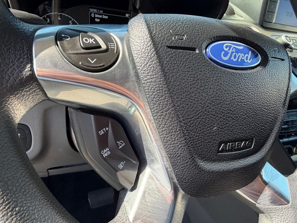 Ford Transit Connect Vehicle Full-screen Gallery Image 28
