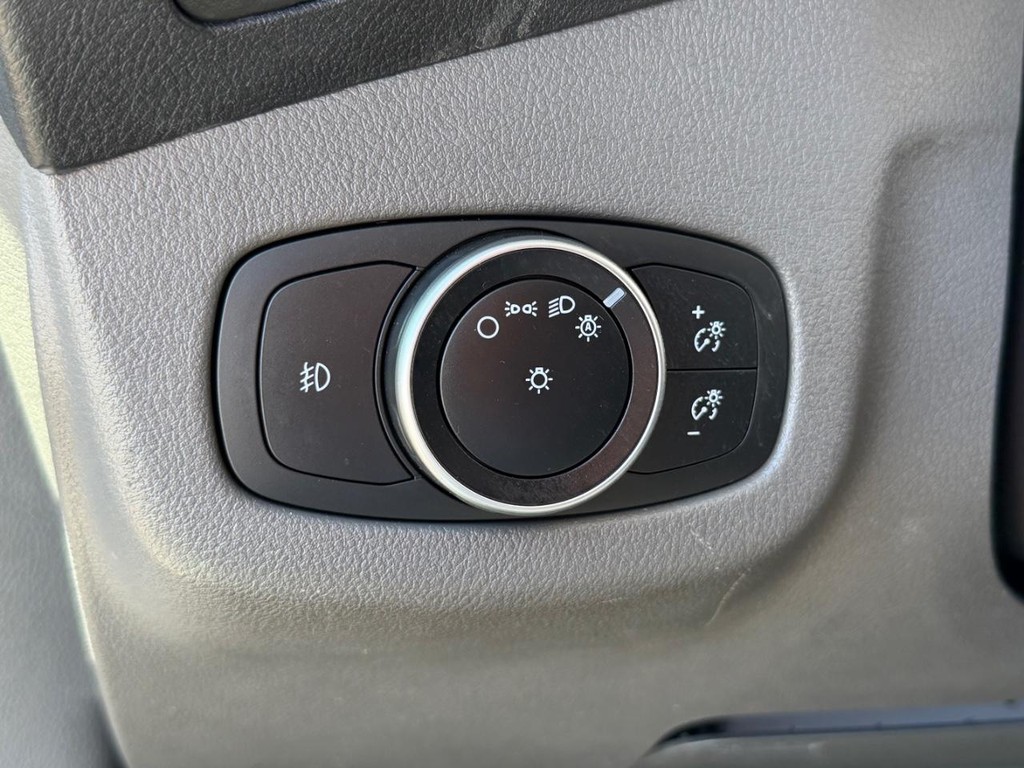 Ford Transit Connect Vehicle Full-screen Gallery Image 32