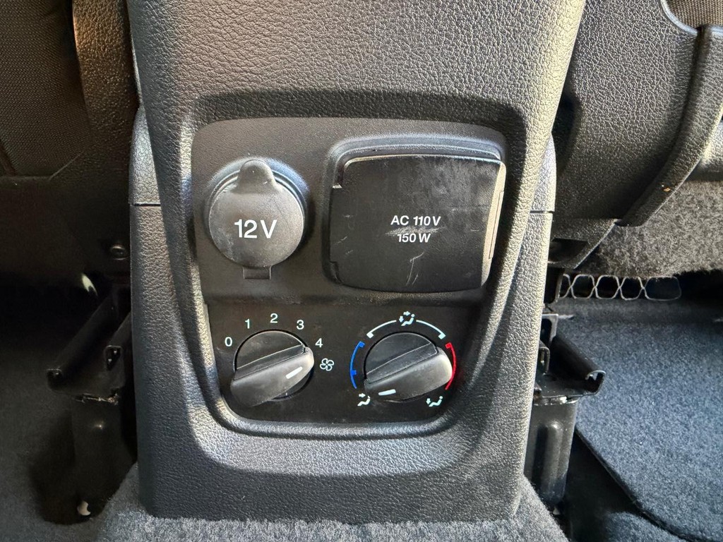 Ford Transit Connect Vehicle Full-screen Gallery Image 34