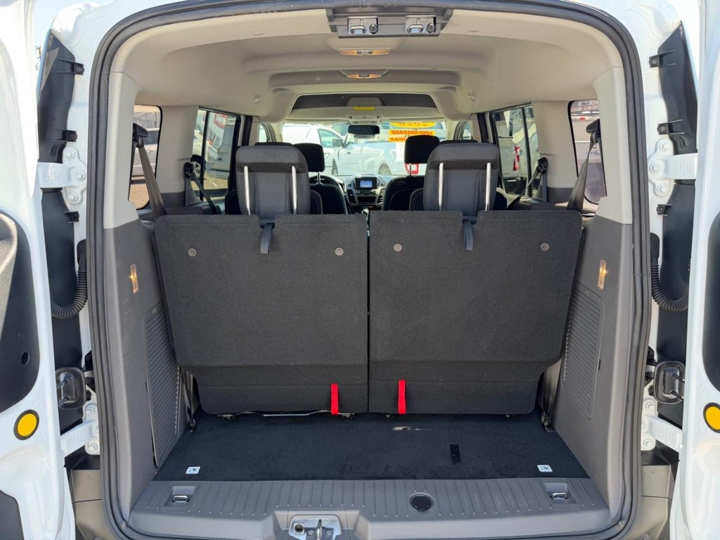 Ford Transit Connect Vehicle Full-screen Gallery Image 41