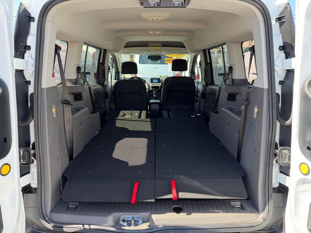 Ford Transit Connect Vehicle Full-screen Gallery Image 43
