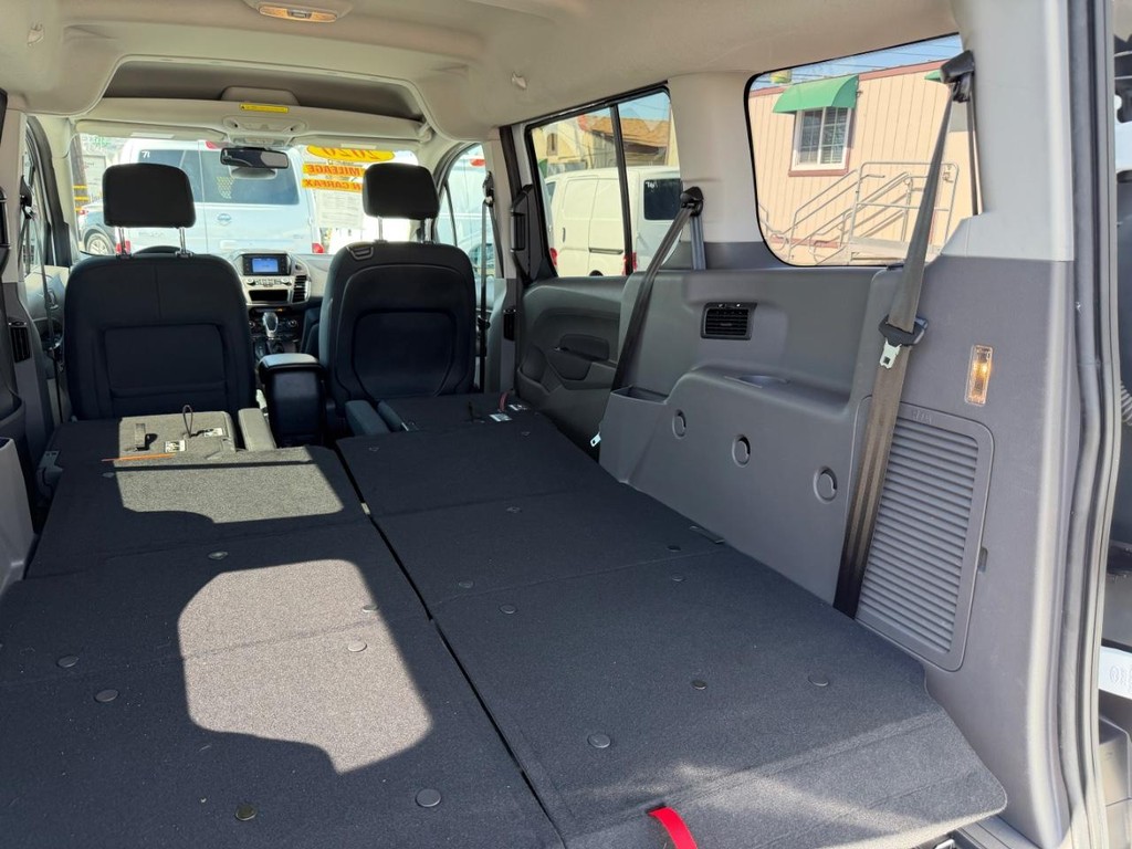 Ford Transit Connect Vehicle Full-screen Gallery Image 44