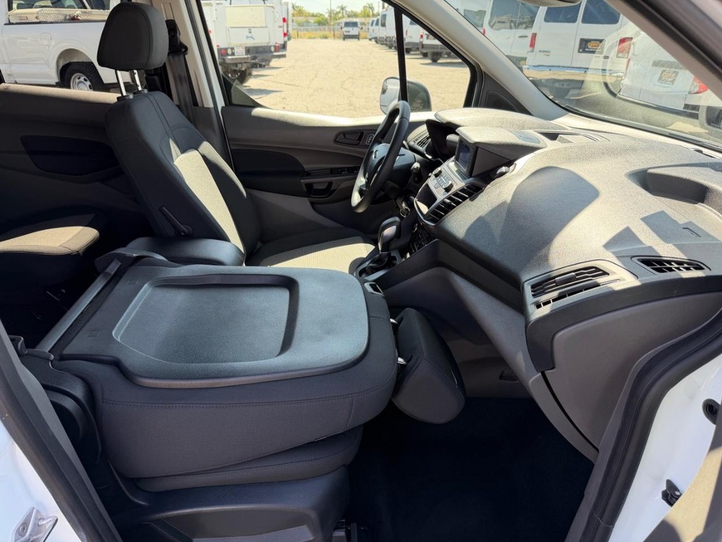 Ford Transit Connect Vehicle Full-screen Gallery Image 45