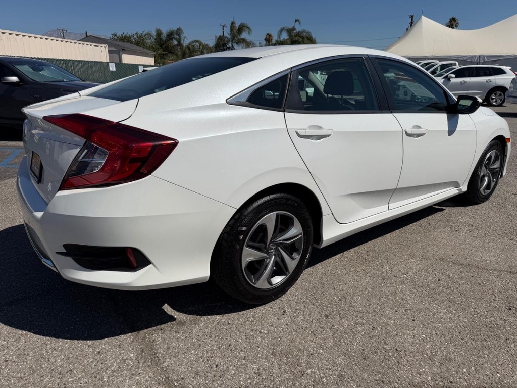Honda Civic Vehicle Full-screen Gallery Image 06