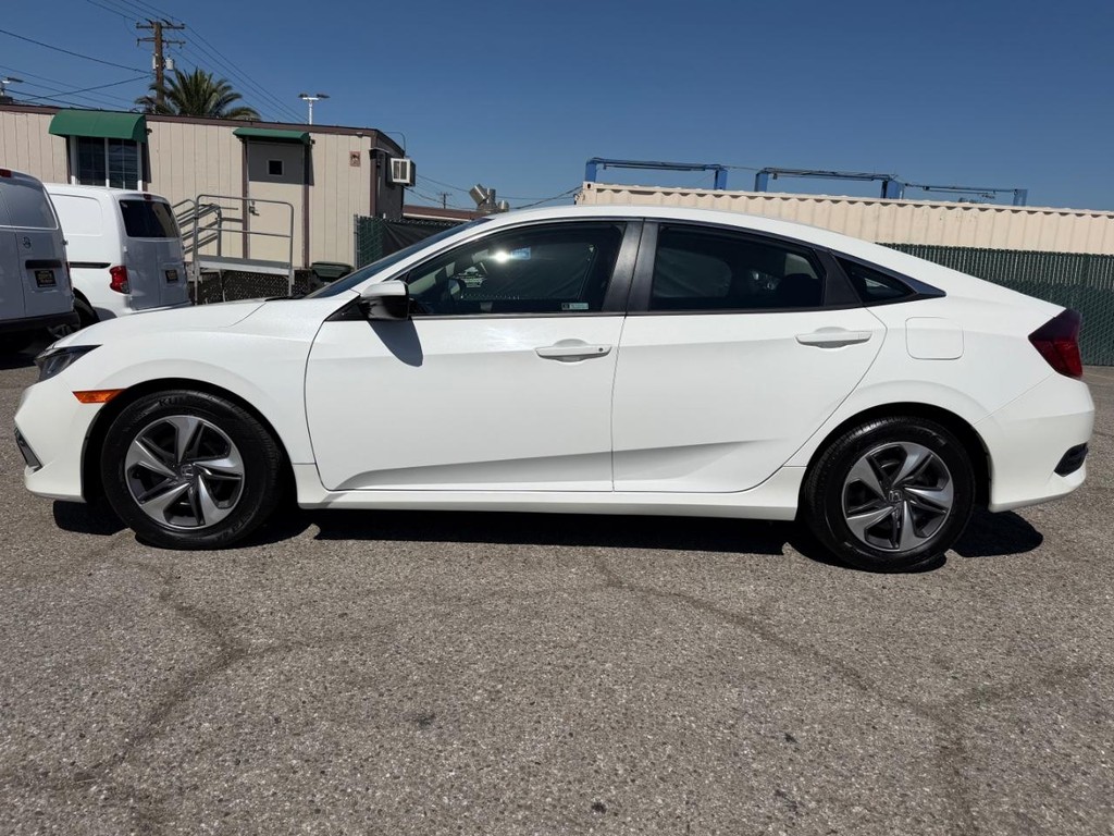 Honda Civic Vehicle Full-screen Gallery Image 11