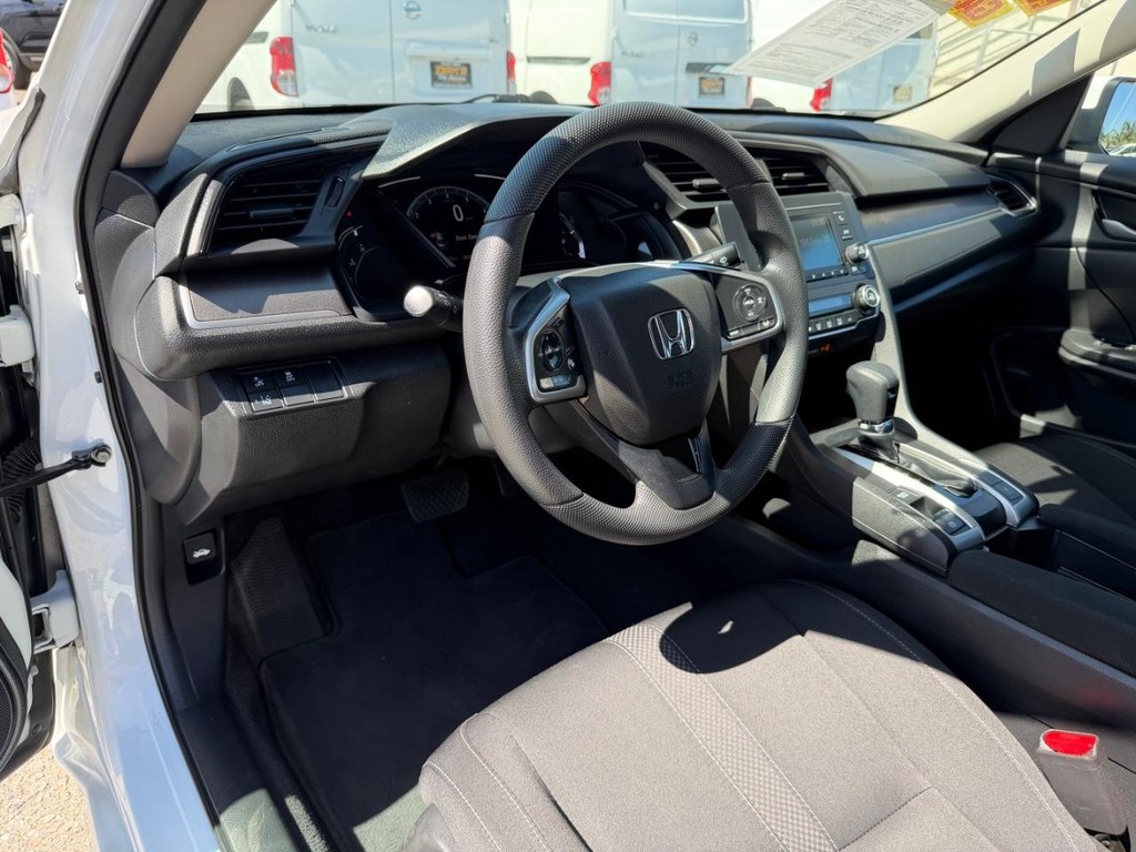 Honda Civic Vehicle Full-screen Gallery Image 16