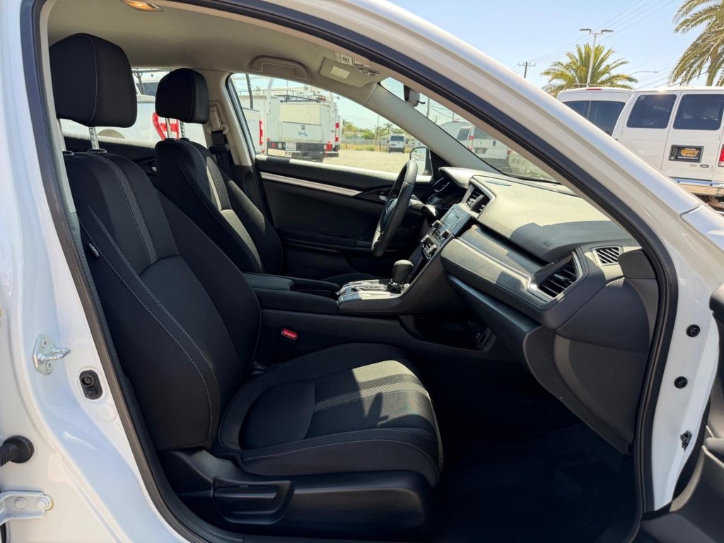 Honda Civic Vehicle Full-screen Gallery Image 21