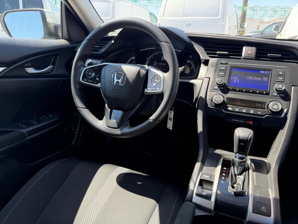 Honda Civic Vehicle Full-screen Gallery Image 24