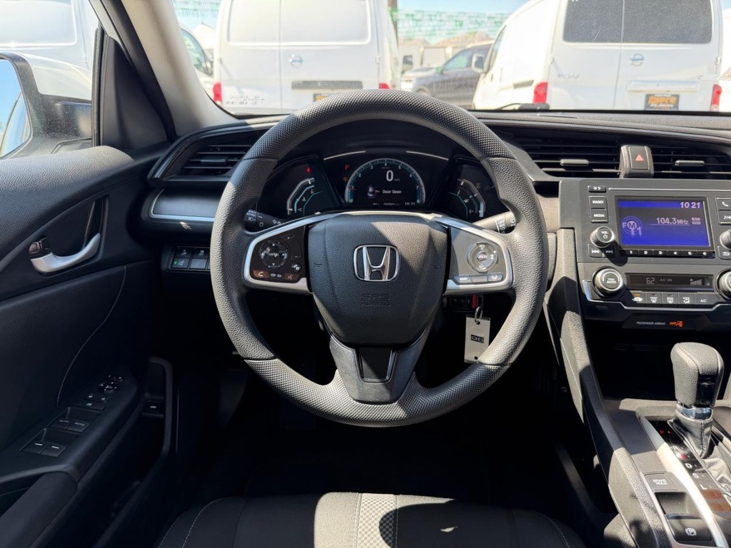 Honda Civic Vehicle Full-screen Gallery Image 27