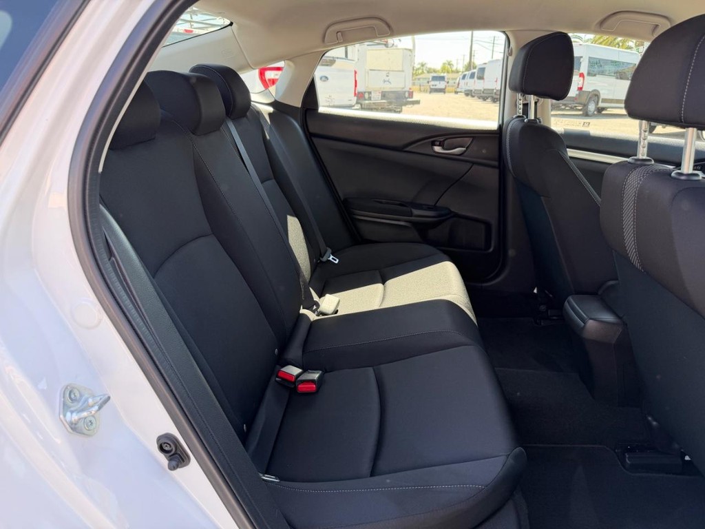 Honda Civic Vehicle Full-screen Gallery Image 34