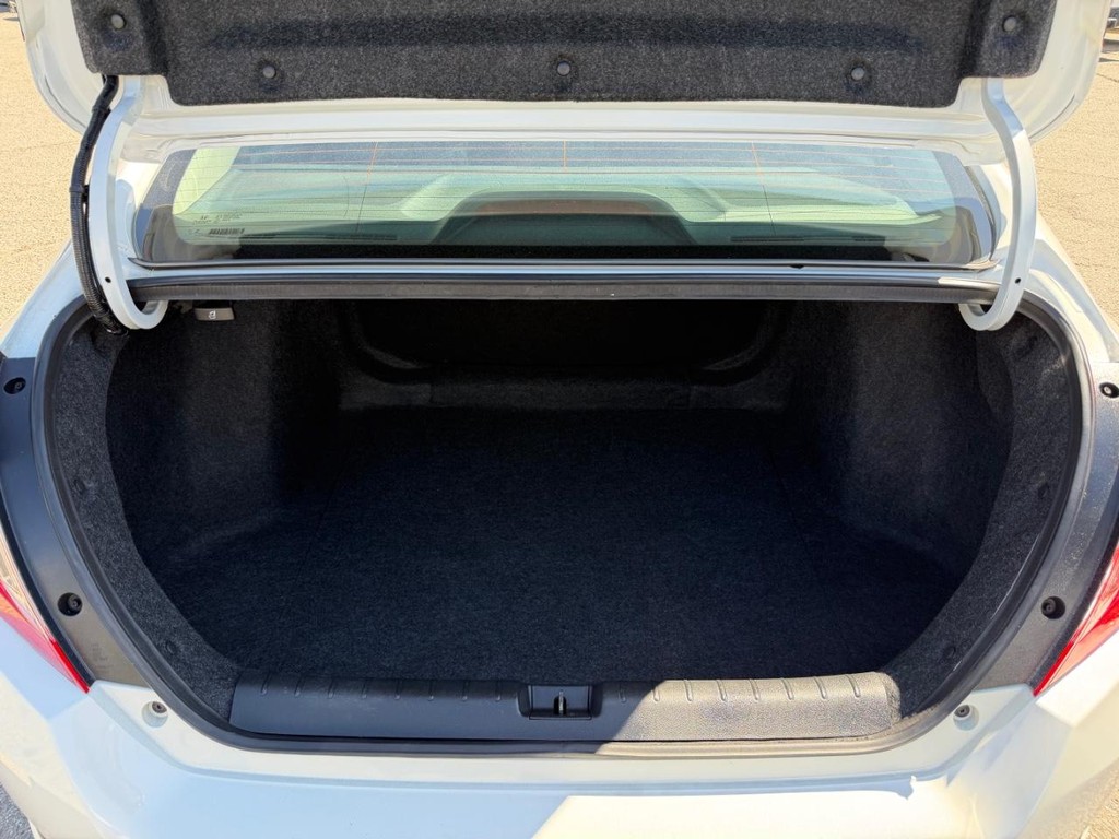 Honda Civic Vehicle Full-screen Gallery Image 38