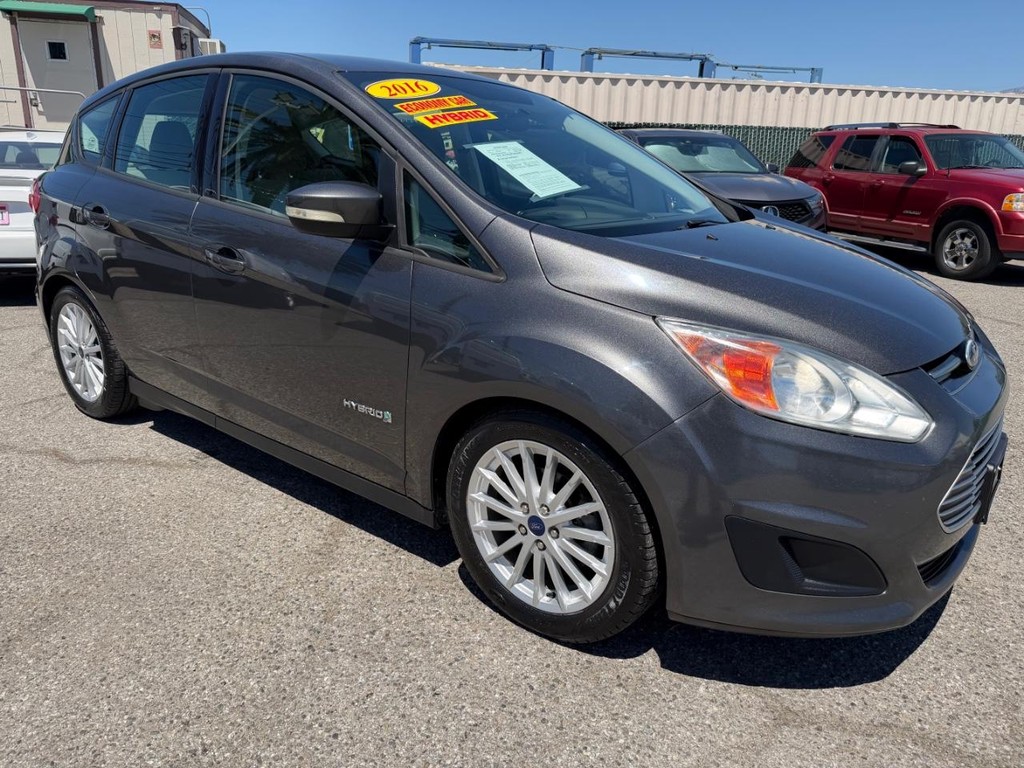 Ford C-Max SE Hybrid Vehicle Full-screen Gallery Image 03