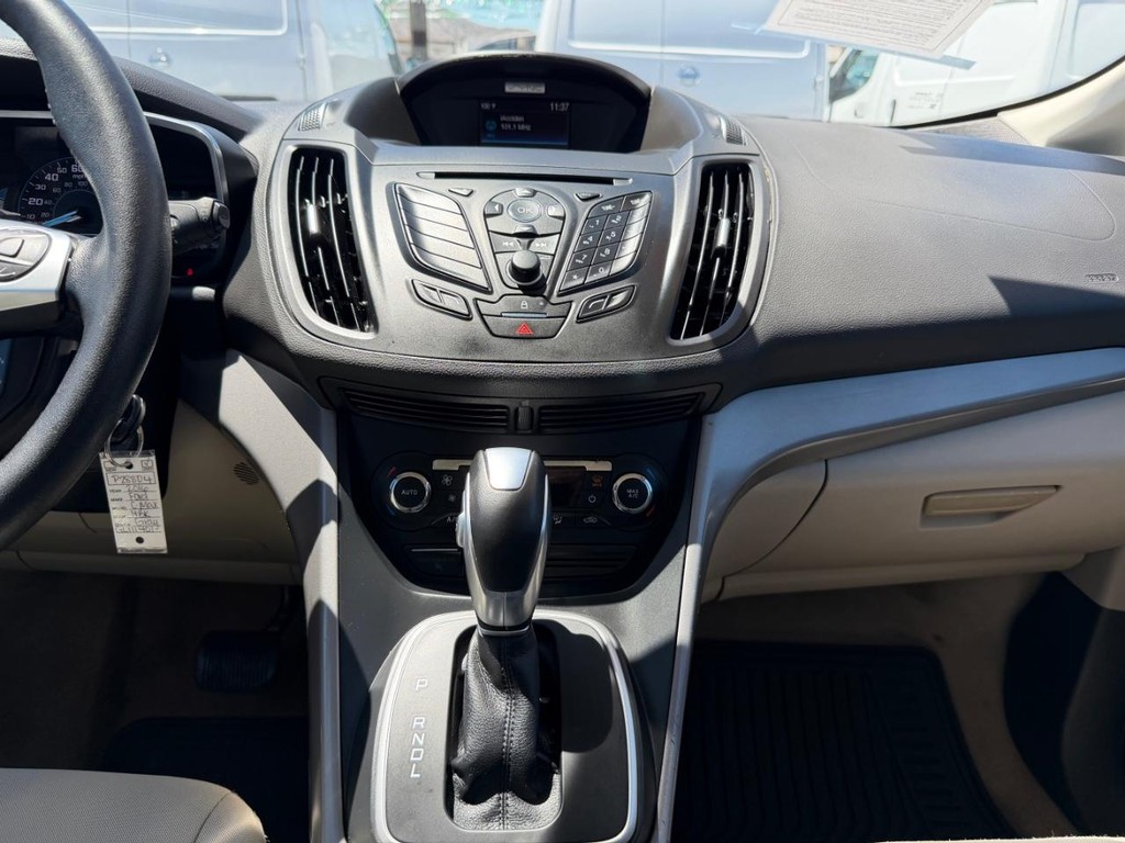Ford C-Max SE Hybrid Vehicle Full-screen Gallery Image 25