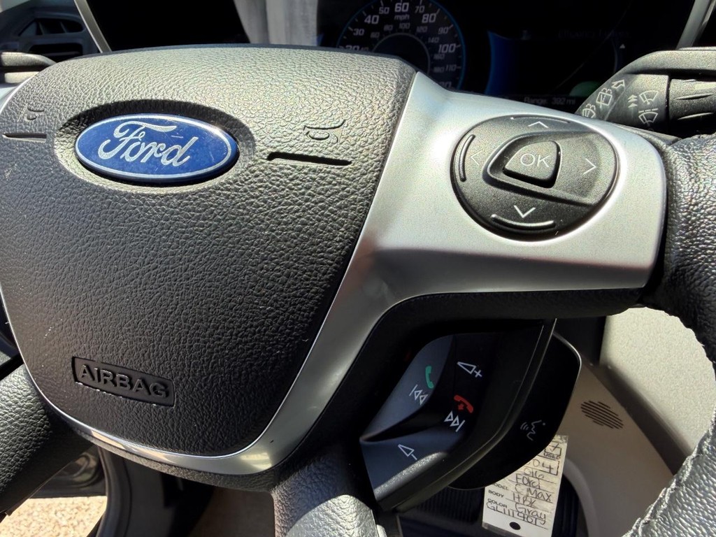Ford C-Max SE Hybrid Vehicle Full-screen Gallery Image 29