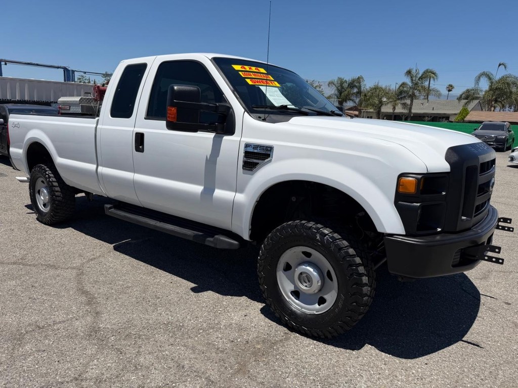 Ford F-250 Vehicle Full-screen Gallery Image 03