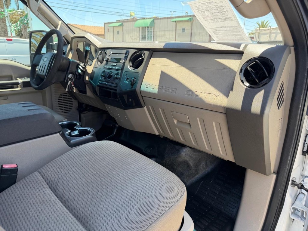 Ford F-250 Vehicle Full-screen Gallery Image 22