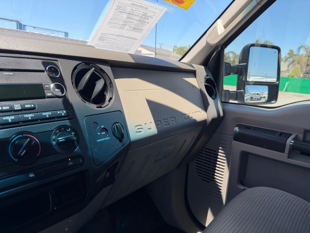 Ford F-250 Vehicle Full-screen Gallery Image 29