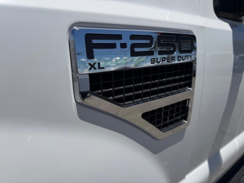 Ford F-250 Vehicle Full-screen Gallery Image 39