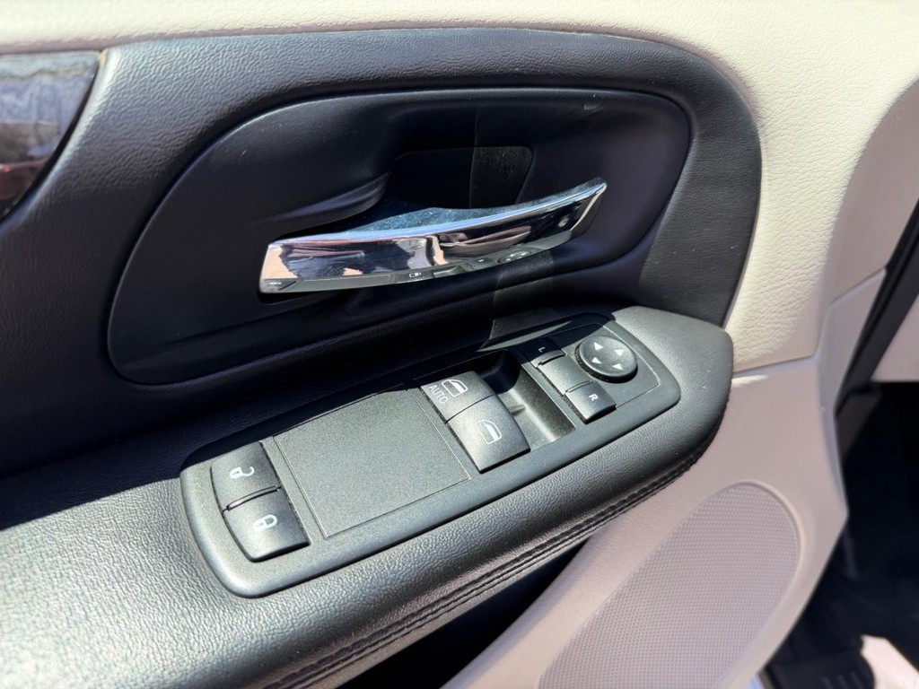 Ram C/V Vehicle Full-screen Gallery Image 35
