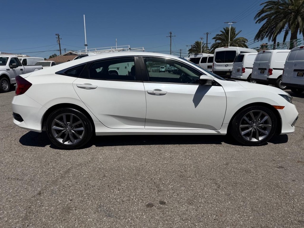 Honda Civic Vehicle Full-screen Gallery Image 05