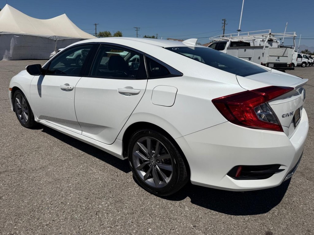 Honda Civic Vehicle Full-screen Gallery Image 09
