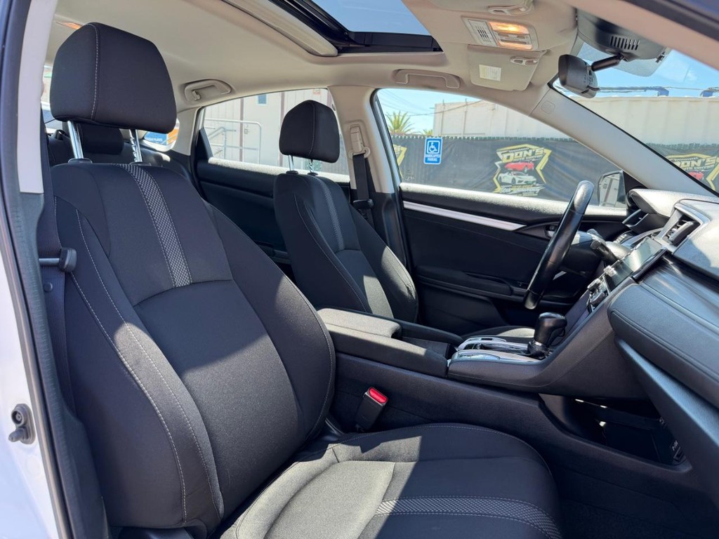 Honda Civic Vehicle Full-screen Gallery Image 22