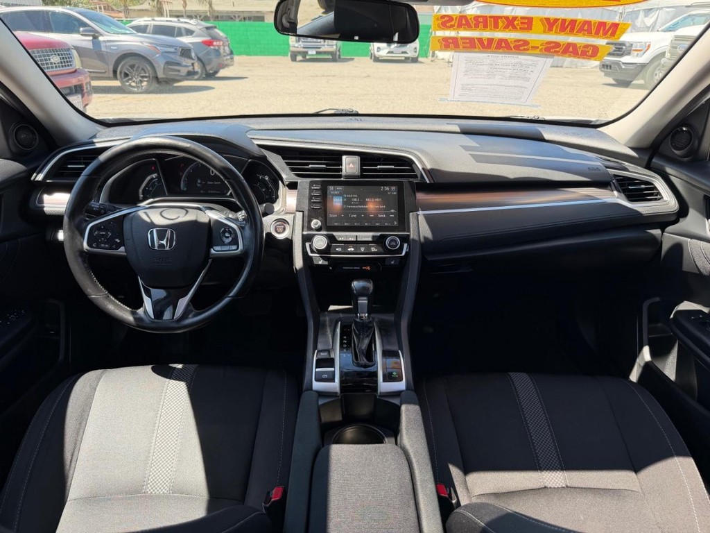Honda Civic Vehicle Full-screen Gallery Image 23
