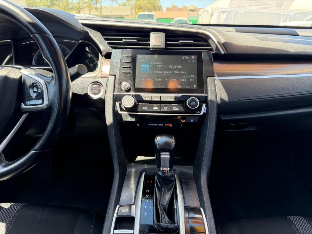 Honda Civic Vehicle Full-screen Gallery Image 25