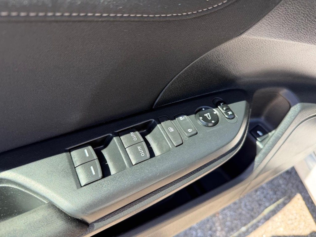 Honda Civic Vehicle Full-screen Gallery Image 31