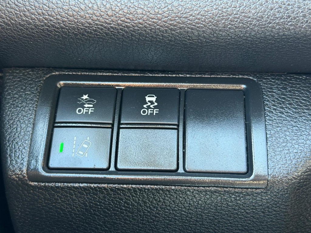 Honda Civic Vehicle Full-screen Gallery Image 32