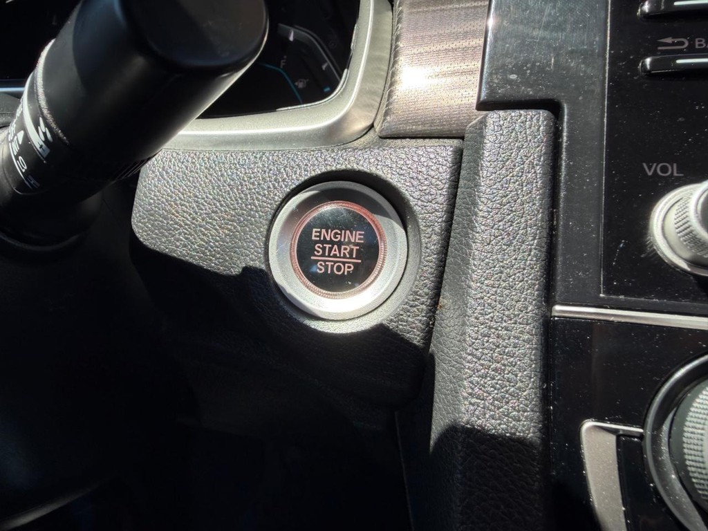 Honda Civic Vehicle Full-screen Gallery Image 33