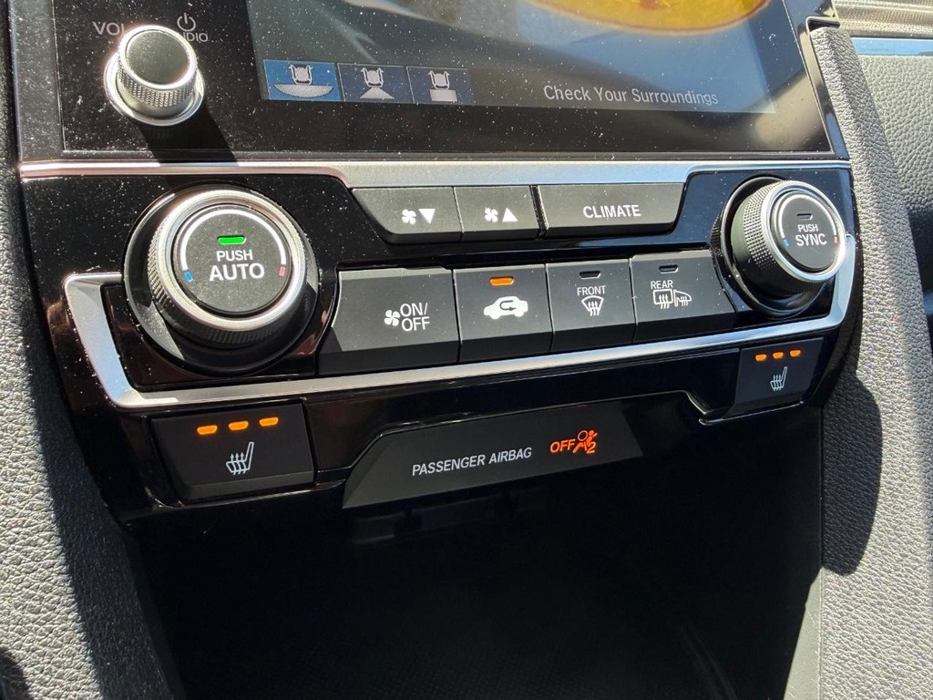 Honda Civic Vehicle Full-screen Gallery Image 34