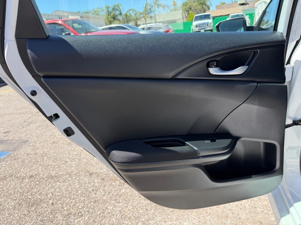 Honda Civic Vehicle Full-screen Gallery Image 39