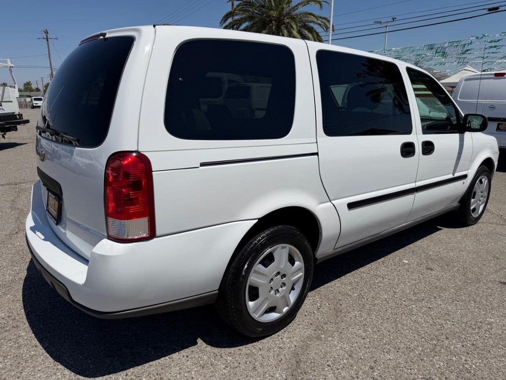 Chevrolet Uplander Vehicle Full-screen Gallery Image 06