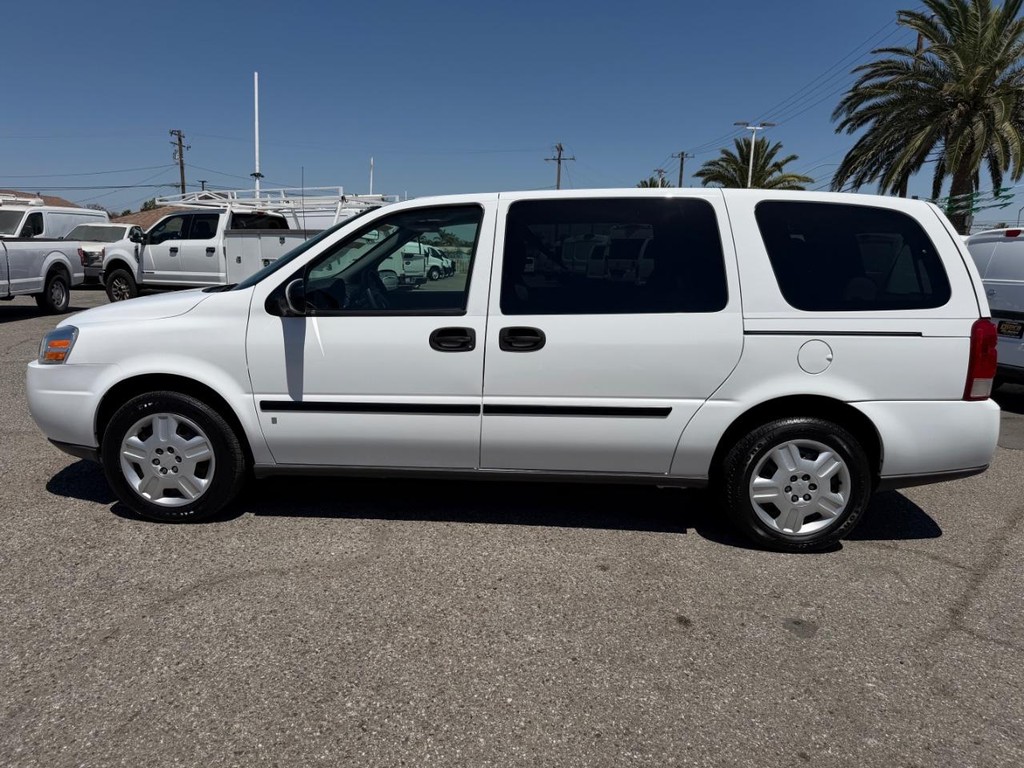 Chevrolet Uplander Vehicle Full-screen Gallery Image 11
